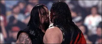 Quelles sont les deux superstars qui reurent le prix du meilleur match de l'anne en 2003 ?