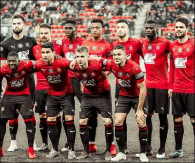 Quel club de football français utilise ces deux couleurs ?