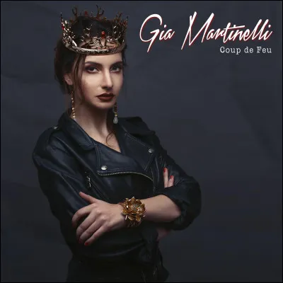 Gia Martinelli est la copine :