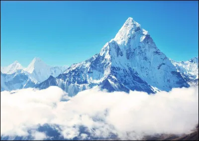 Combien mesure le mont Everest ?