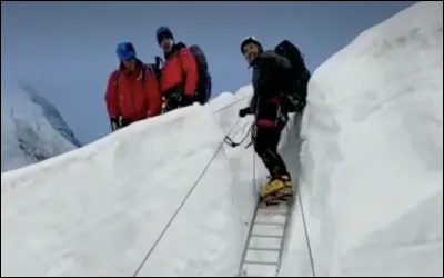 Combien de personnes sont mortes en tentant de gravir l'Everest ?