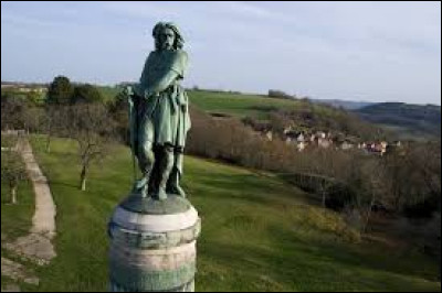Situé à Alise-Sainte-Reine, dans le département de la Côte-d'Or, en Bourgogne, sur une colline entre Montbard et Dijon, c'est Alésia où César a vaincu Vercingétorix ; en quelle année ?