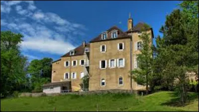 Je vous emmène à la découverte du château de Montfort. Ancienne commune Doubienne, elle se situe dans l'ex région ...