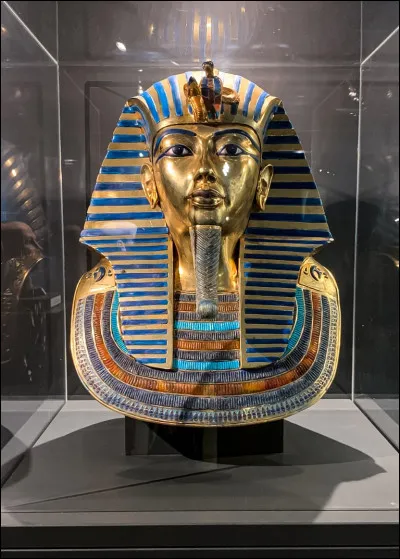 TOUtânkhamon est le fils du pharaon Ramsès II.