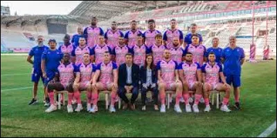 Quel est le nom de ce club parisien ?