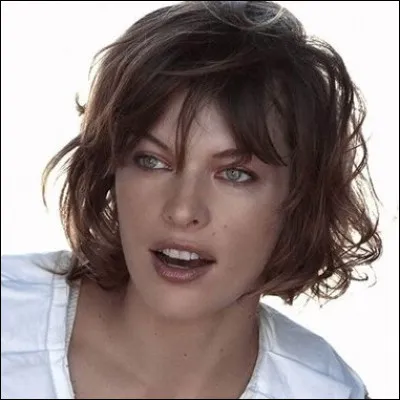 Qui est cette actrice qui joue le rôle de Jeanne d'Arc dans le fil au titre éponyme de Luc besson ?