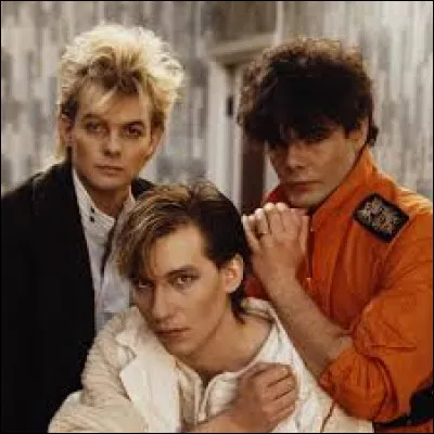 Dans les années 90, le groupe Alphaville a sorti l'un de ses principaux succès, la chanson "Big in Japan".