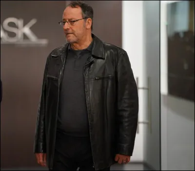 Dans quelle série voit-on Jean Reno ainsi ?
