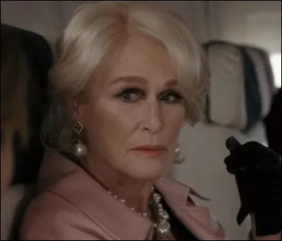 Quelle est cette série avec Glenn Close ?