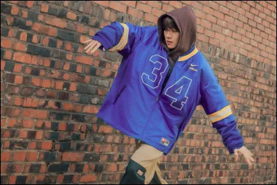 "On the Street" est une collaboration entre J-Hope et...