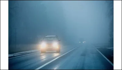 Dans le brouillard, sous quel état se trouve leau ?