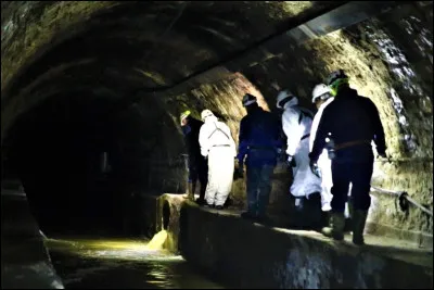 De quelle époque date la création des premiers réseaux deaux usées (égouts) de France ?