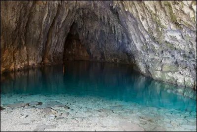 Comment nomme-t-on un spécialiste du traitement des eaux souterraines ?