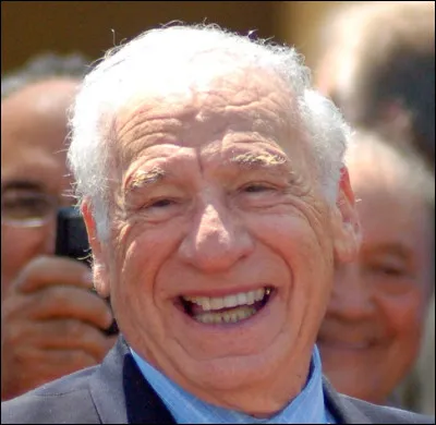 Qui est cet acteur et cinéaste américain, auteur de cette citation : ''Quand je suis arrivé à Rome, jai été très impressionné par deux choses : le Colisée et la femme de chambre de ma chambre dhôtel. Les deux avaient une structure incroyable.'' ?