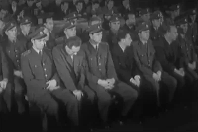 1952 > À Prague, Staline met en scène un procès - suivi de plusieurs exécutions - pour 14 responsables politiques tchèques : 11 sont juifs. Détail de l'histoire, [...complétez !...]