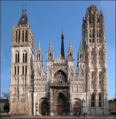 Tourisme : Dans quelle ville irez-vous pour visiter la cathédrale la plus haute de France avec sa flèche qui s'élève à 151 mètres de hauteur ?