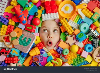 Est-ce que tu possèdes encore des jouets ? (Moi, il m'en reste quelques-uns dont je ne peux me défaire...)