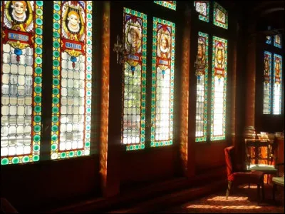 Quel est l'animateur du juste prix, sur M6 ?