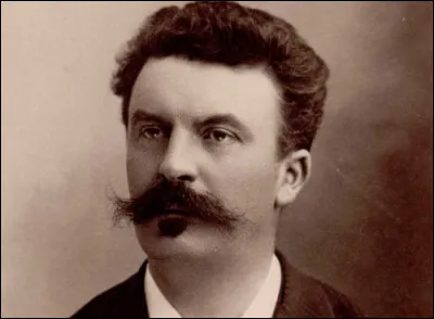 Qui est cet écrivain dont le le personnage principal termine son voyage thérapeutique au Mont-Saint-Michel dans la nouvelle fantastique ''Le Horla'' ?