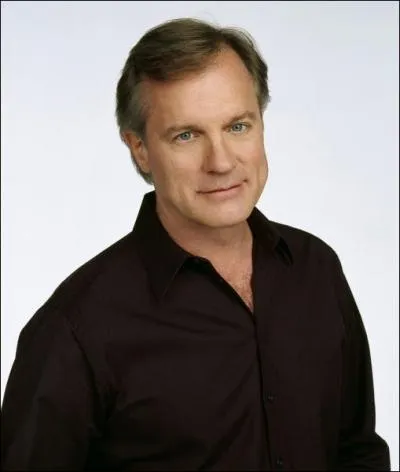 Quel est le mtier de Stephen Collins (alias Eric Camden) dans '7  la Maison' ?