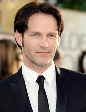 Stephen Moyer joue un vampire dans quelle srie ?
