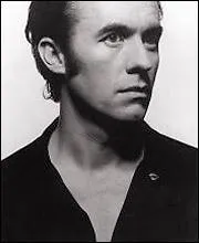 De quelle nationalit est Stephen Dillane que l'on a pu apercevoir dans 'Le Roi Arthur', 'Ordinary Decent Criminal' ou encore 'The Hours' ?