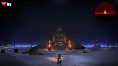 Combien y a-t-il de salles ayant une énigme dans la pyramide de la Suite Pharaonique ?