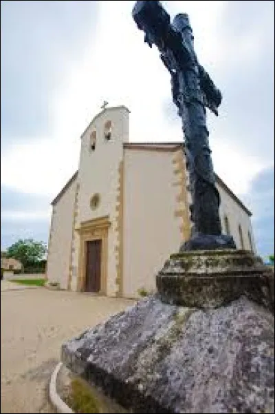 Nous sommes en Nouvelle-Aquitaine, à Saint-Agnet. Village de l'arrondissement de Mont-de-Marsan, dans le vignoble de Tursan, il se situe dans le département ...