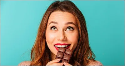 Tu déniches une tablette de chocolat au fond d'un tiroir. Tu es le/la seul(e) à le savoir. Tu sais que ta mère en raffole. Que fais-tu ?