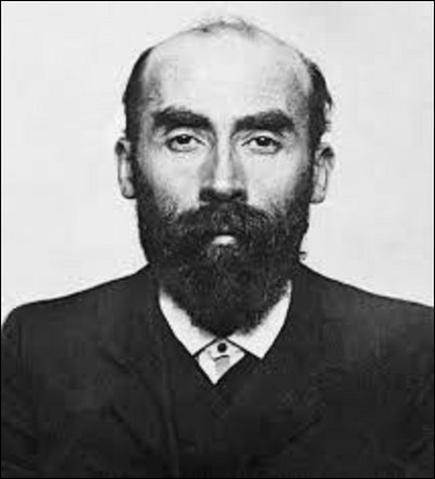 Le 30 novembre 1921, après un procès fleuve, Désiré Landru, appelé ''le Barbe-Bleue de Gambais'', est condamné à la guillotine. De combiens de meurtres fut-il accusé ?