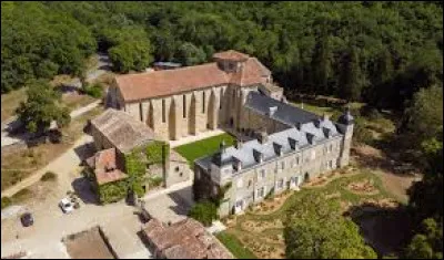 Quelle est cette ancienne abbaye cistercienne fondée en 1144, aujourd'hui centre d'art contemporain, située dans la commune de Ginals dans le nord-est du département ?