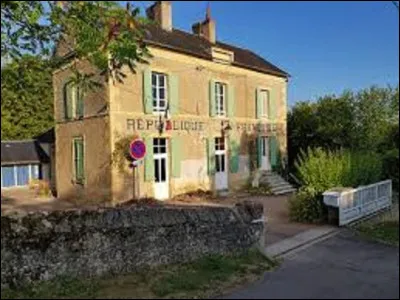 Ma population était en 2021 de 202 417 habitants, soit 30 résidents au km². Mais au niveau national, quel est mon rang dans les départements les plus peuplés (en comptant ceux d'outre-mer) ? (Photo : mairie de la commune de Nolay).