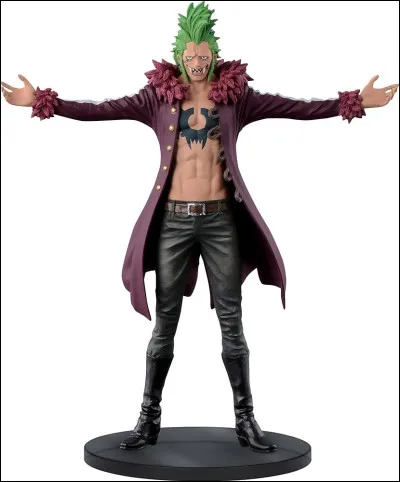 Comment s'appelle la personne qui est alliée avec Luffy et qui collectionne tous les avis de recherches de l'équipage de Luffy ?