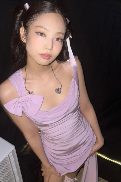 Lors du même interview, avec quelle Blackpink a-t-elle choisi de se marier ? (Pas un vrai mariage).