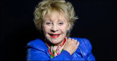 On a souvent dit que j'étais la bonne du curé.
Quel était mon prénom ?