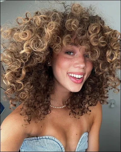 Quelle est la couleur de tes cheveux ?