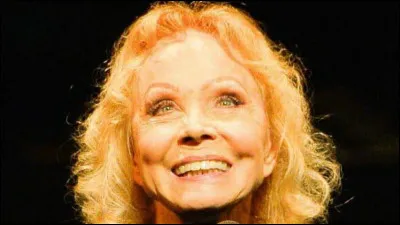 Qui est cette chanteuse, interprète du titre ''paris-Pékin'' ?