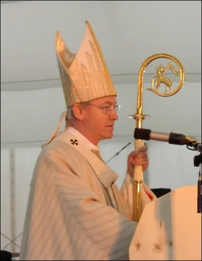 Le vêtement de peau garni de laine que portait les Hottentots avait pour nom...