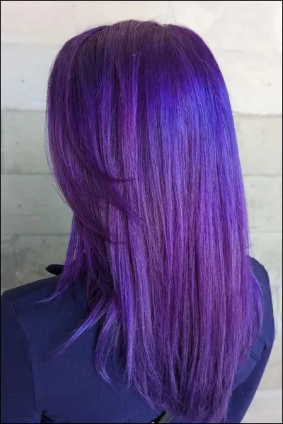 De quelle couleur tes cheveux sont-ils ?