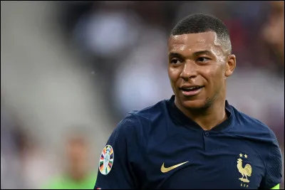 Qui est ce footballeur ?