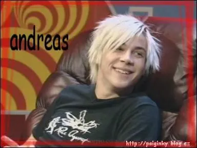 De qui Andréas est-il le meilleur ami ?