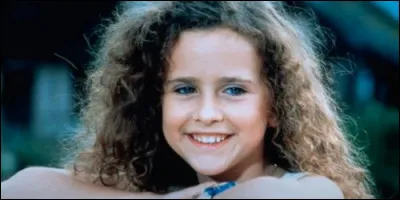 Quel est le surnom d'Elisabeth, la seconde fille de Julie ?