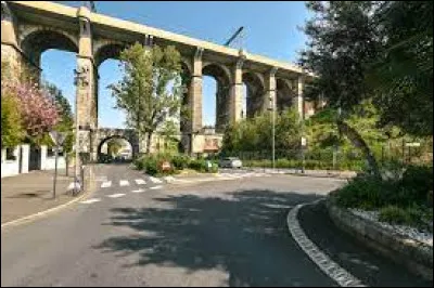 Initialement appelé viaduc du Val-Fleury, cet ouvrage long de 142,7 mètres et comportant sept travées, a été achevé en 1840 ; c'est le plus ancien viaduc ferroviaire encore en service en France. Dans quelle ville proche de Paris se trouve-t-il ?