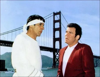 Toujours dans le film, quel cadeau du docteur Leonard McCoy, Kirk a vendu ?