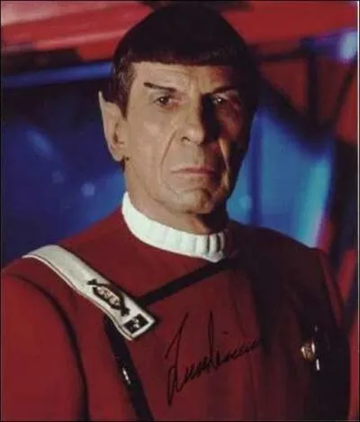 Spock transfert son esprit dans quel autre personnage ?