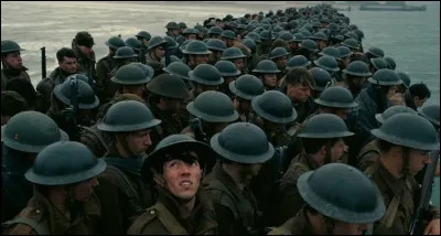 Quel événement est connu comme l'évacuation de 300 000 personnes des plages ?