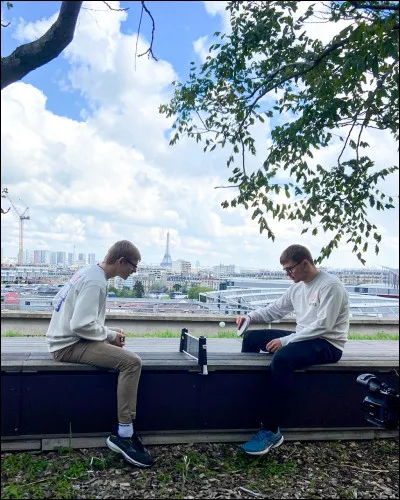 Comment s'appelle son frère ?