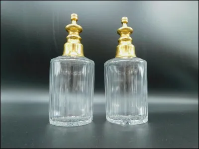 Comment s'appelle ce flacon servant de compte-gouttes ?