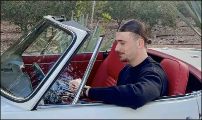 Quelle est la date de sortie de son premier clip ?