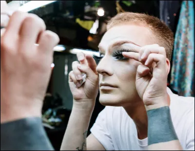 Est-ce que tu t'es déjà maquillé ?